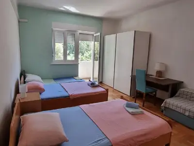 Schlafzimmer 1, mit eigener Loggia