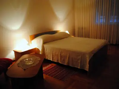 Schlafzimmer 2, Schlafbereich_Doppelbett, Sofa, Bettsofa