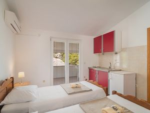 23960102-Ferienwohnung-4-Splitska-300x225-4