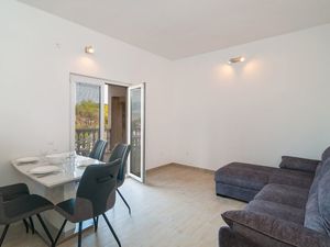 23960101-Ferienwohnung-4-Splitska-300x225-1