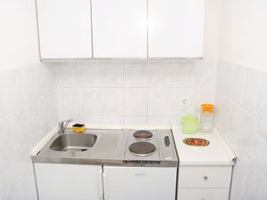 23927130-Ferienwohnung-3-Splitska-300x225-2