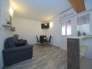 24058388-Ferienwohnung-3-Splitska-300x225-1