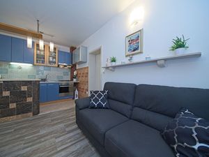 24058388-Ferienwohnung-3-Splitska-300x225-2