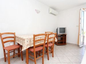 19163437-Ferienwohnung-5-Sreser-300x225-2