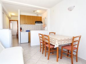 19163437-Ferienwohnung-5-Sreser-300x225-3