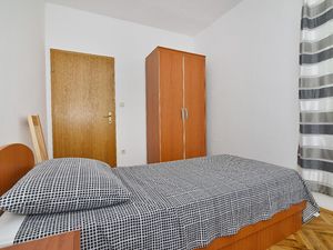 23297709-Ferienwohnung-5-Srima-300x225-3