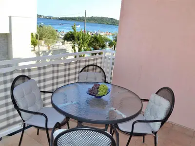 Ferienwohnung für 4 Personen (35 m²) in Srima 2/10