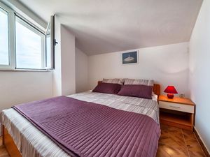 23297566-Ferienwohnung-4-Srima-300x225-2