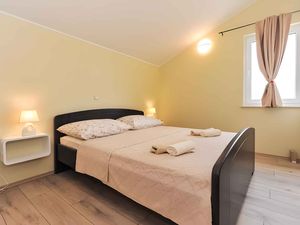 23776853-Ferienwohnung-6-Srima-300x225-4