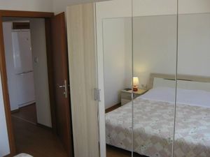 23297688-Ferienwohnung-5-Srima-300x225-4