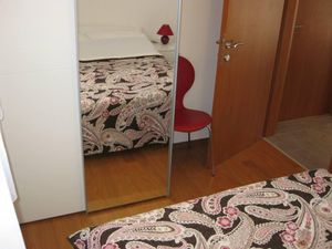 23297728-Ferienwohnung-4-Srima-300x225-5