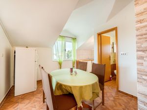 23297872-Ferienwohnung-3-Srima-300x225-4