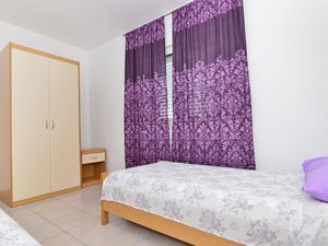 23297992-Ferienwohnung-5-Srima-300x225-1