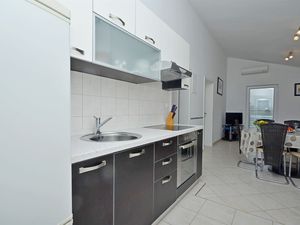 23940331-Ferienwohnung-5-Srima-300x225-4