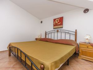 23946019-Ferienwohnung-4-Srima-300x225-1