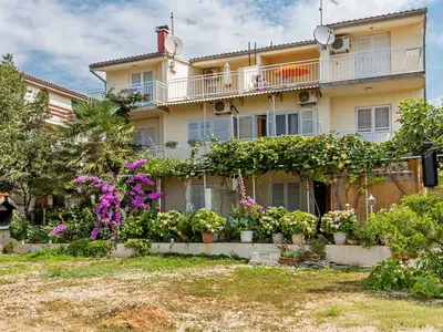 Ferienwohnung für 6 Personen (50 m²) in Srima 2/10