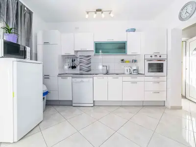 Ferienwohnung für 8 Personen (80 m²) in Srima 2/10