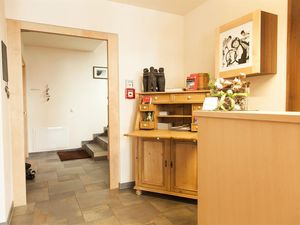 18595774-Ferienwohnung-4-St. Anton am Arlberg-300x225-4