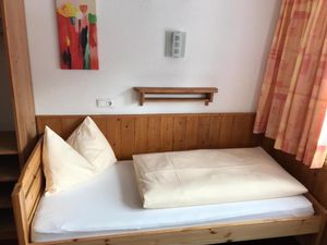 23975360-Ferienwohnung-4-St. Anton am Arlberg-300x225-5