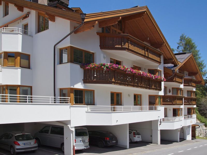 23993940-Ferienwohnung-6-St. Anton am Arlberg-800x600-0