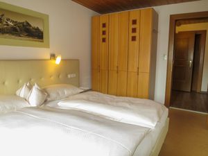 23846470-Ferienwohnung-4-St. Anton am Arlberg-300x225-2