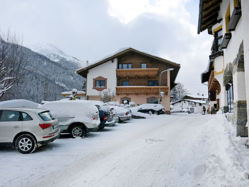 23846737-Ferienwohnung-2-St. Anton am Arlberg-800x600-0