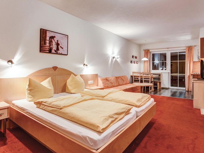 23822474-Ferienwohnung-2-St. Anton am Arlberg-800x600-0