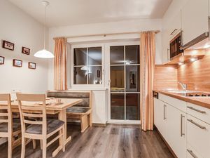 23822474-Ferienwohnung-2-St. Anton am Arlberg-300x225-1