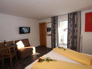 24016703-Ferienwohnung-4-St. Anton am Arlberg-300x225-4