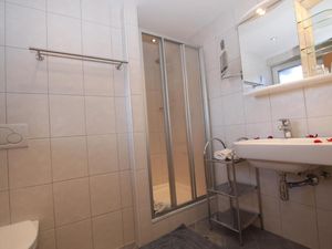 24016703-Ferienwohnung-4-St. Anton am Arlberg-300x225-5