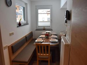 24016703-Ferienwohnung-4-St. Anton am Arlberg-300x225-4