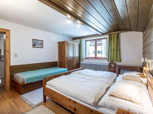 24050180-Ferienwohnung-4-St. Anton am Arlberg-300x225-5