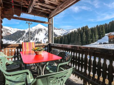 Terrasse mit herrlichem Bergpanorama