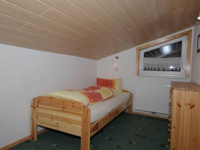 Schlafzimmer 3 mit zwei getrennten Einzelbetten