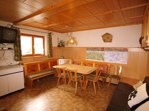 23671346-Ferienwohnung-7-St. Gallenkirch-300x225-3