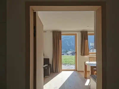 Blick vom Gang in Wohn-/Essbereich