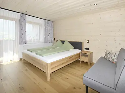 Schlafzimmer 1