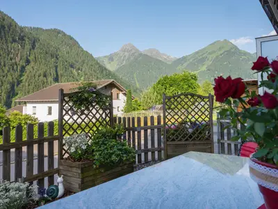 Terrasse Blick Tal-Auswärts