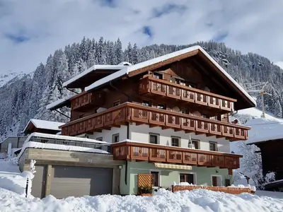 Hausansicht Winter