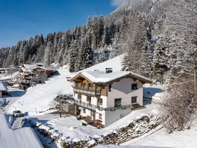 Außenseite Ferienhaus [Winter]