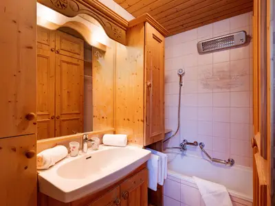 Haus_Lang_Niederhofen_9c_St_Johann_Badezimmer