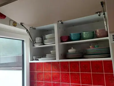 Küche Oberschrank - Geschirr Auswahl