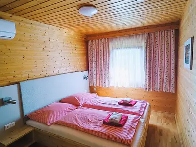 neues Schlafzimmer Holz 2