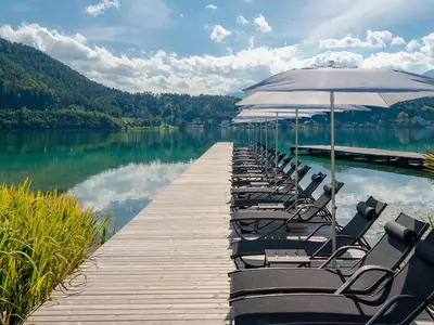 hauseigener Badesteg