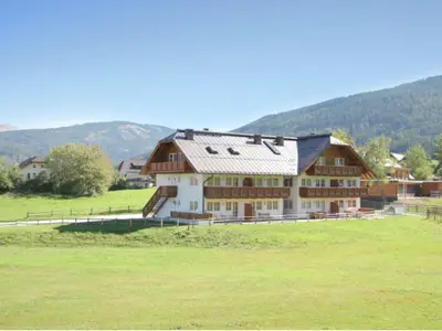 Außenseite Ferienhaus [Sommer]