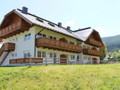Außenseite Ferienhaus [Sommer]