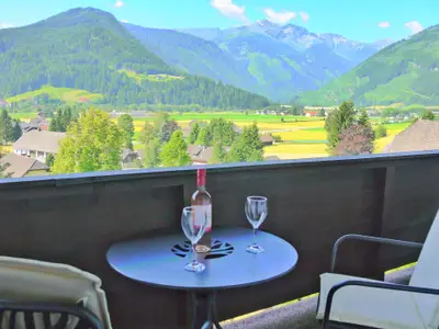 Eigener Balkon mit Blick auf die Berge