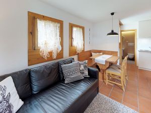 19388440-Ferienwohnung-3-St. Moritz-300x225-2