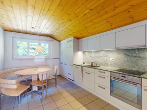 3208058-Ferienwohnung-4-St. Moritz-300x225-3