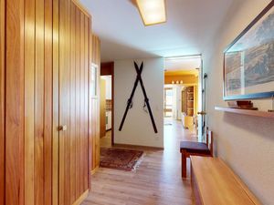 3767213-Ferienwohnung-6-St. Moritz-300x225-1